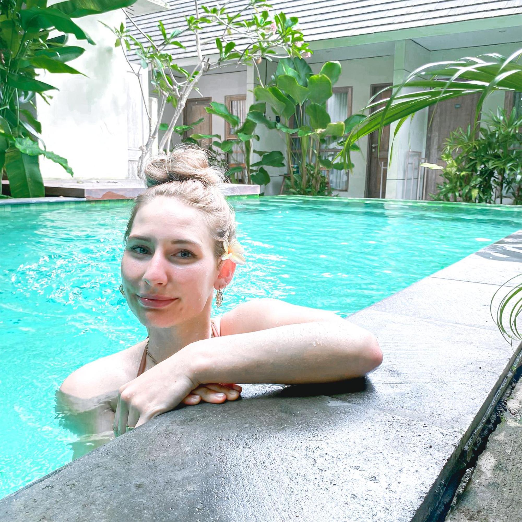 Manuver Surf And Stay Uluwatu Bali Jimbaran Exteriör bild